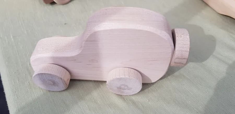 Unpainted wooden Offroad 4x4 Car made by Thorpe Toys