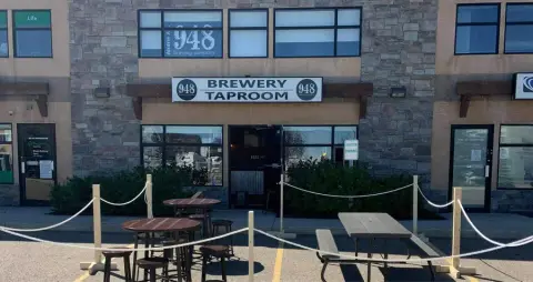 The 948 Brewing taproom and patio in Airdrie