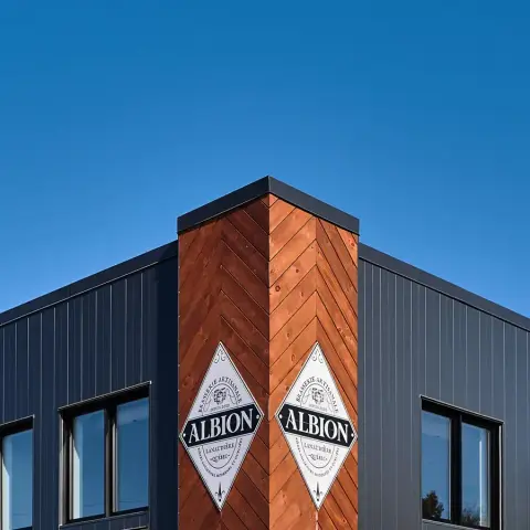 Brasserie Albion's brewery and tasting room in Sainte-Mélanie