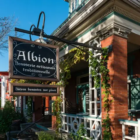 Brasserie Albion's pub in a century-old building in Joliette