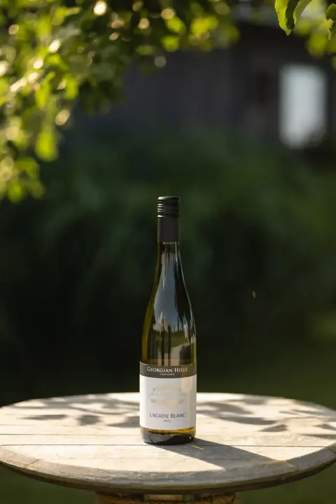 Georgian Hills L'Acadie Blanc bottle
