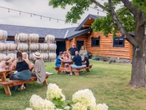 Lightning Rock Summerland Wine Tastings on Lawn