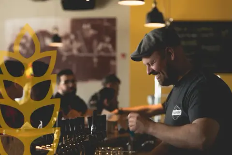 Behind the taps at La Compagnie in Sept-Îles