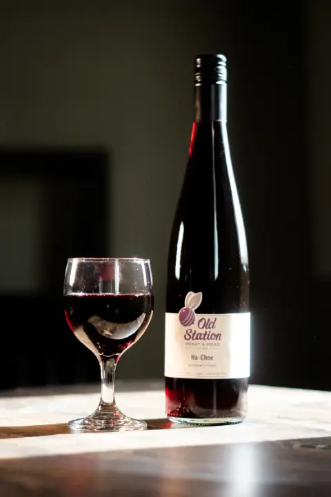 A bottle of Ha-Chee honeyberry mead