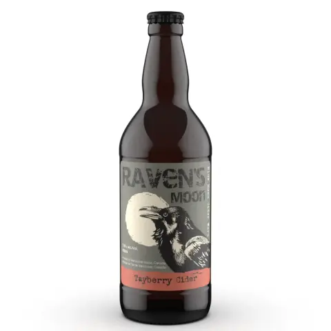 A bottle of Raven's Moon Apple Tayberry Cider