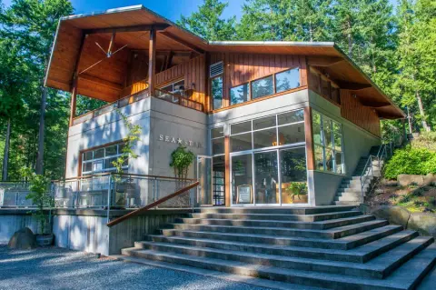 Sea Star's tasting room on Pender Island