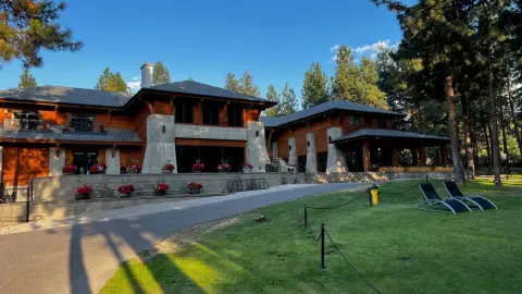 The Soma Craft Cidery building and lawn in Kelowna