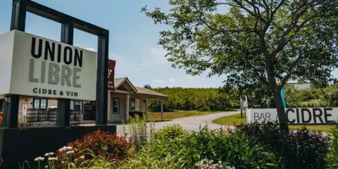 Entrance to the Union Libre cider and wine estate in Dunham