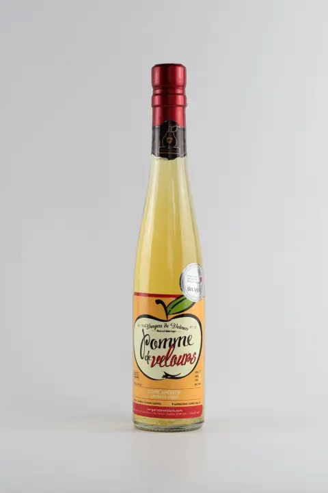 Bottle of Pomme de Velours apple cider