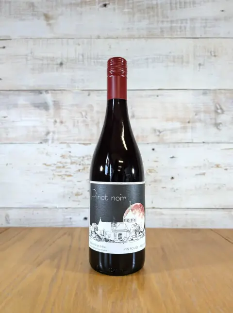 Bottle of Vignoble Leblanc Pinot noir